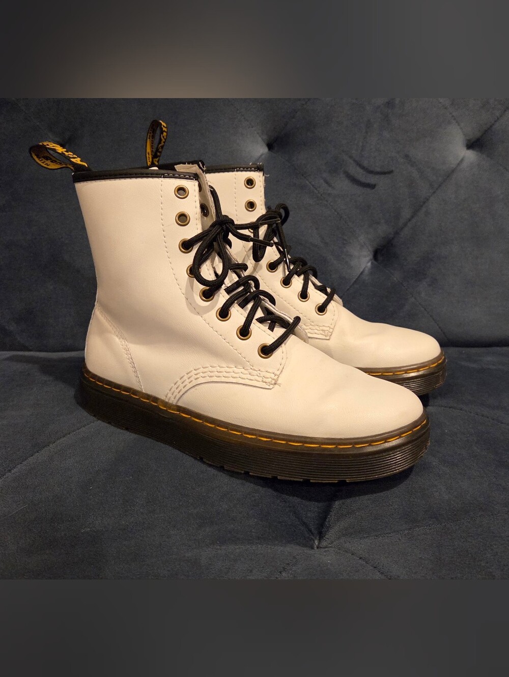 Dr. Martens / 7